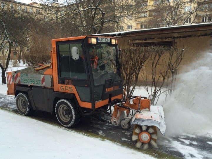 GPS Berlin - Winterdienst - Wege und Fl&auml;chen frei von Schnee und Gl&auml;tte halten