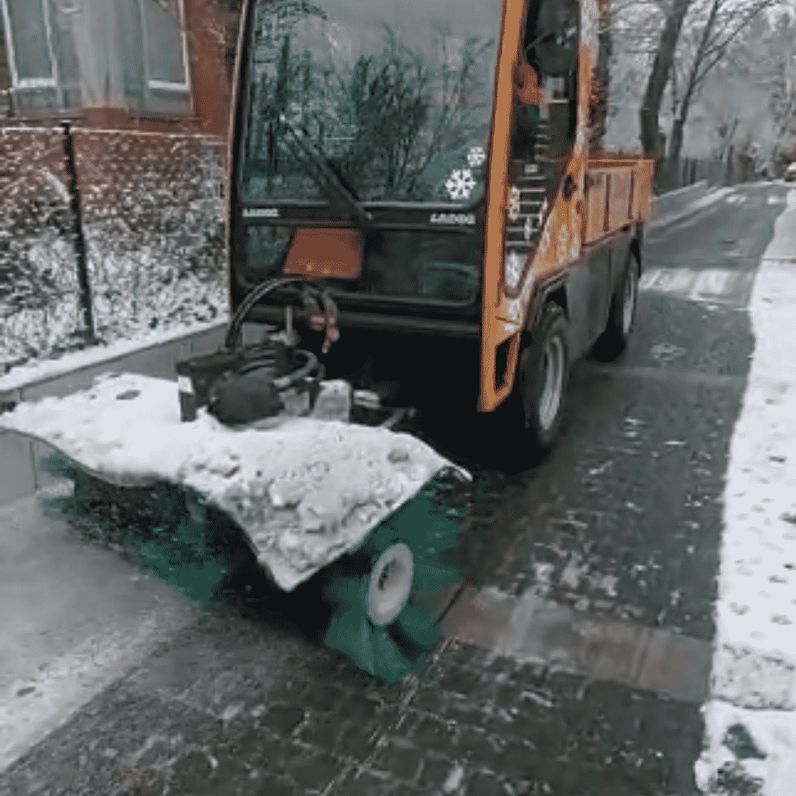 GPS Berlin - Winterdienst - Wege und Flächen frei von Schnee und Glätte halten