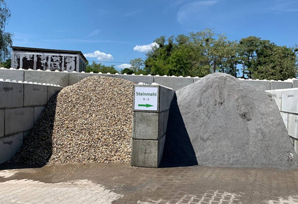 Schotter und Kies in Lagerboxen – Schüttgüter in Berlin